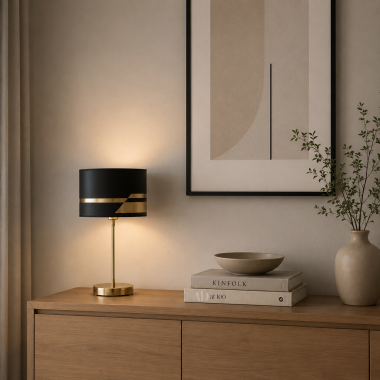 Elegancka nowoczesna lampa stołowa złota z czarnymi dodatkami METIS 4302