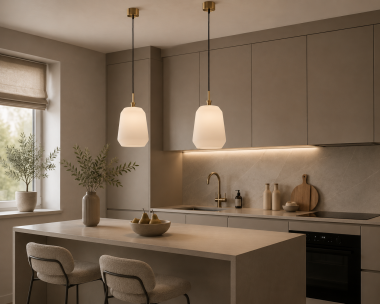 Nowoczesna szklana lampa wisząca złote detale mleczny duży klosz IRUN 4273