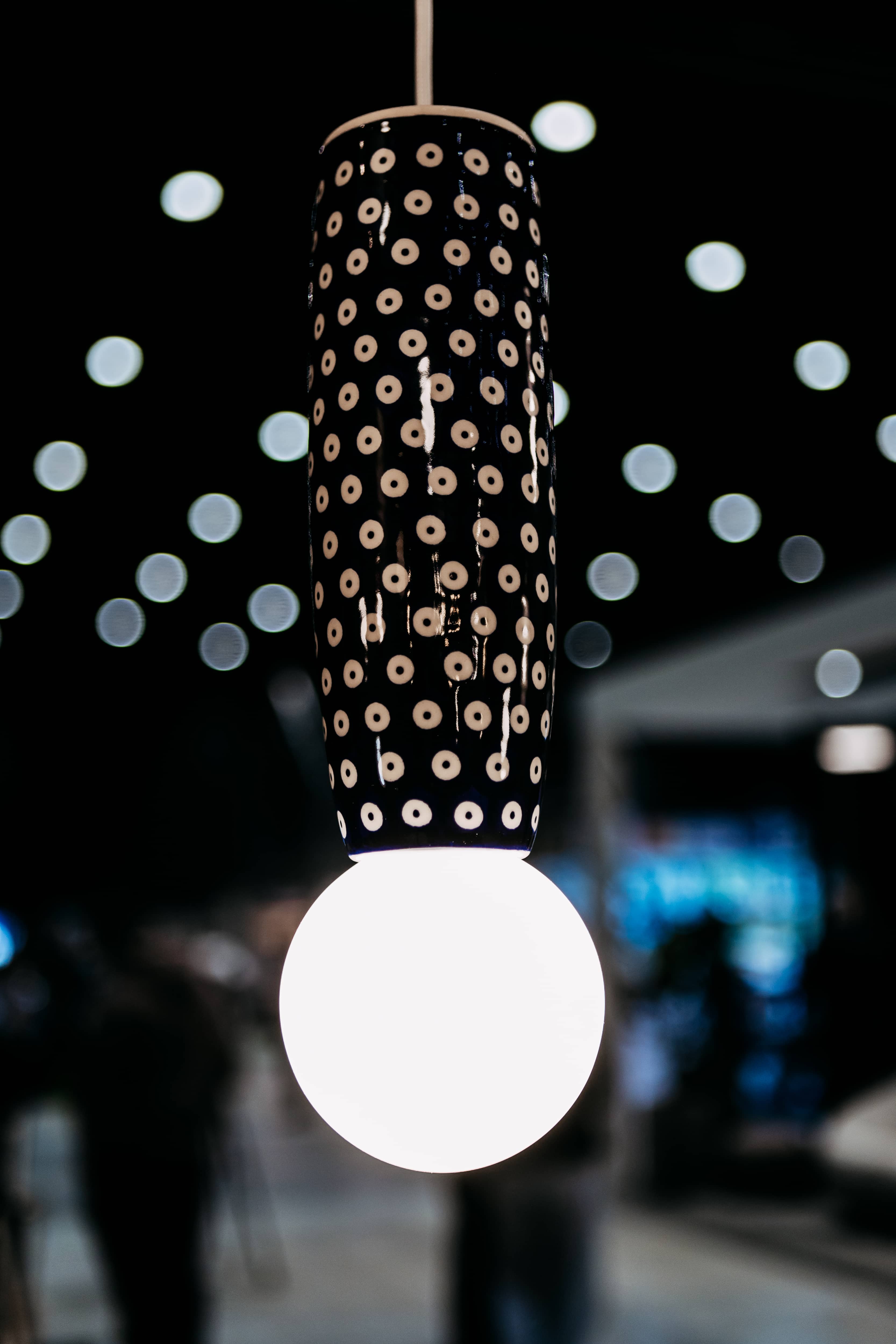 Lampa nad stół: jak dobrać jej wielkość do blatu? (Zasada 1/3)